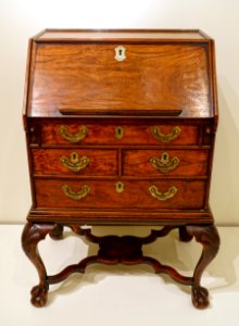 Desk on stand, Guangzhou, China, c. 1730, Asian hardwood (huanghuali) and paktong (alloy of copper, nickel, zinc) - Peabody Essex Museum - DSC07320