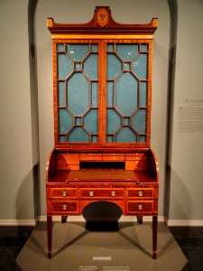 Desk and Bookcase attributed to John Aitken, Philadelphia, 1795-1810, mahogany with mahogany veneer, light wood inlay, brass, glass - National Gallery of Art, Washington - DSC09706