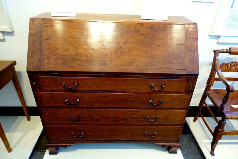 Desk, maker unknown, Bennington VT, 1783, cherry, pine, basswood, maple stringing - Bennington Museum - Bennington, VT - DSC08830