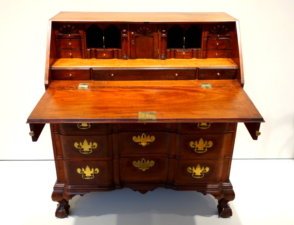 Desk, probably Salem or Charlestown, Massachusetts, 1755-1770, mahogany with white pine - Chazen Museum of Art - DSC02540