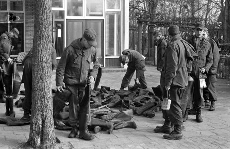 Dijkdichting op Schiermonnikoog door landmacht (200 man), Bestanddeelnr 913-5491