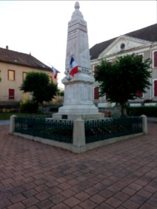 Dolomieu - Monument aux morts