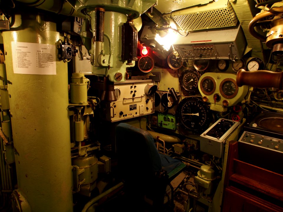 Dolphin class SPRINGEREN submarine, pic-012