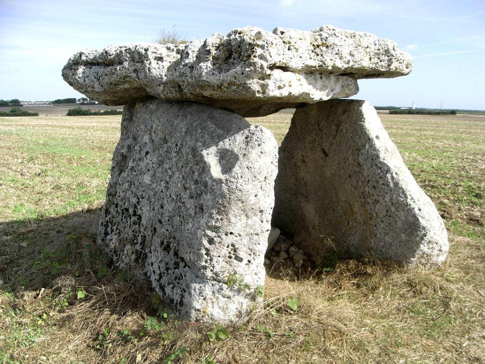 Dolmen de la Pierre Levée 02