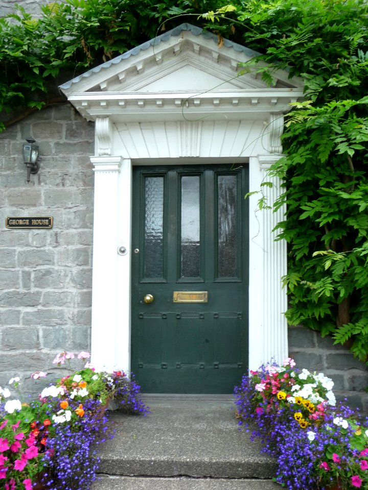 Doors in Hay-on-Wye 03 photo