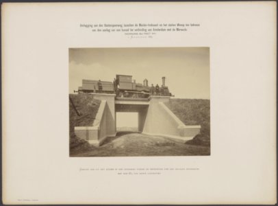 Doorgang bij Piket 11 413. Gezicht vanuit het zuiden op de doorgang tijdens de b, Bestanddeelnr 705