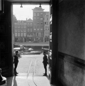 Doorkijk voordeur van het gebouw van de Nederlandsche Bank aan de Oude Turfmarkt, Bestanddeelnr 900-8898