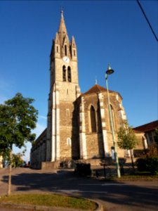 Dolomieu - Église Saint-Paul, clocher et chevet