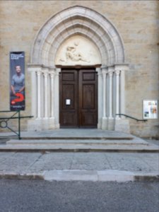 Dolomieu - Église Saint-Paul, portail photo