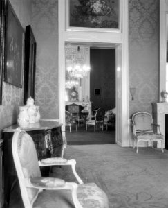 Doorkijk van de blauwe naar de groene salon, Bestanddeelnr 909-4057