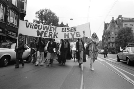 Door Nederlandse vrouwenbeweging georganiseerde demonstratie met als motto Vrou, Bestanddeelnr 929-7278