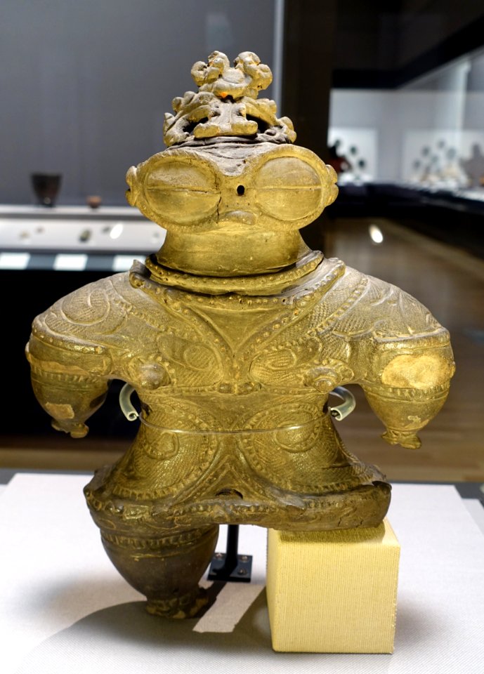 Dogu with goggle-shaped eyes, excavated at Kamegaoka, Kizukuri, Tsugaru-shi, Aomori, Jomon period, 1,000-400 BC, ceramic - Tokyo National Museum - Ueno Park, Tokyo, Japan - DSC09105