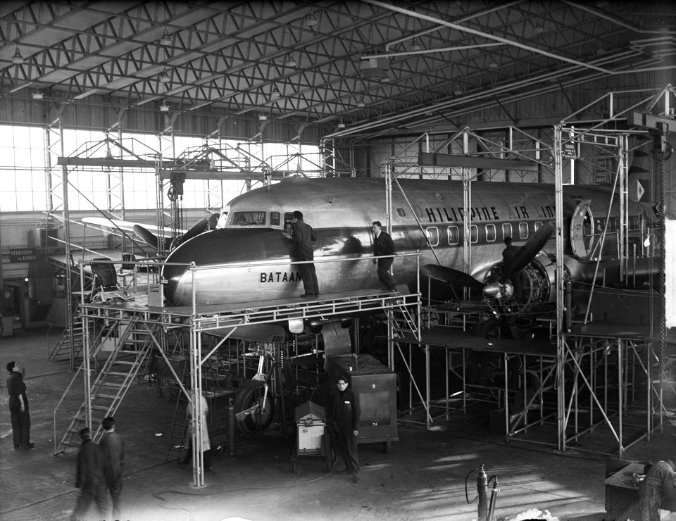Dok voor DC6 op Schiphol, Bestanddeelnr 903-7829