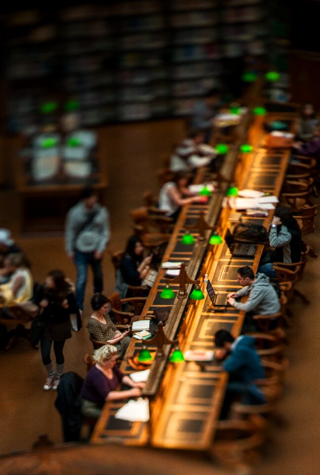 Desk studying education