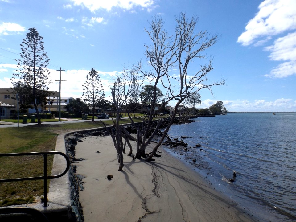 Dohls Rocks Road and Pine River at Griffin, Queensland