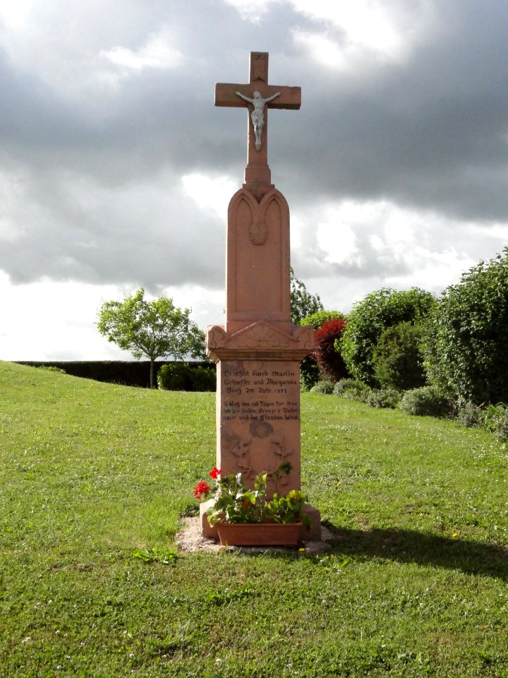 Dolving (Moselle) croix de chemin