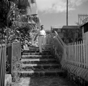 Dokter Chocolaad in het dorp Windwardside op Saba, Bestanddeelnr 252-8249