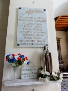 Dohis (Aisne) église, plaque monument aux morts