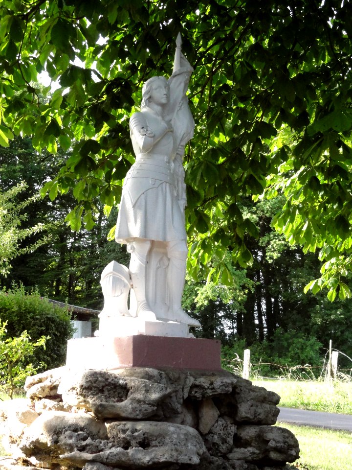 Dolving (Moselle) Couvent de Saint-Ulrich, jardin, Jeanne d'Arc