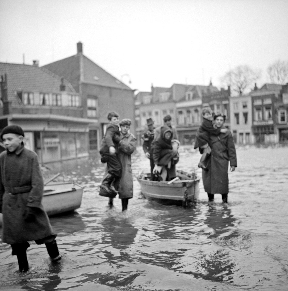 Dordrecht tijdens de Watersnood 1953, NL-HlmNHA 1478 00831 01 A 05