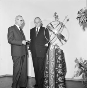 Dordrecht heeft bejaardentehuis Thureborgh aan de Mauritsweg, burgemeester van D, Bestanddeelnr 914-9006