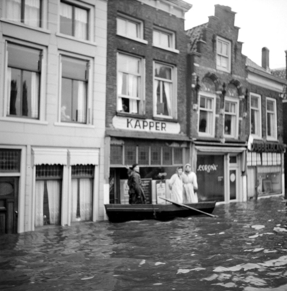 Dordrecht tijdens de Watersnood 1953, NL-HlmNHA 1478 00831 01 A 07