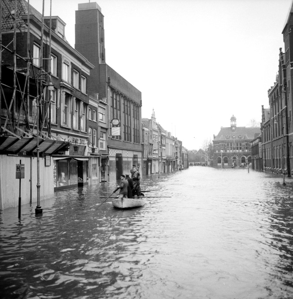 Dordrecht tijdens de Watersnood 1953, NL-HlmNHA 1478 00831 01 A 08