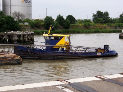 Doorduwer - ENI 06504190 with barge Juul, Van Cauwelaertsluis, Port of Antwerp pic1