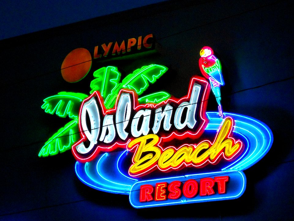Doowop neon Island Beach