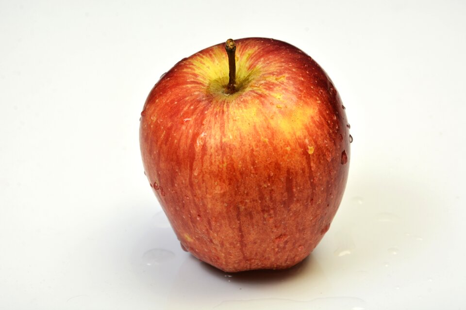 Fruit apple organic