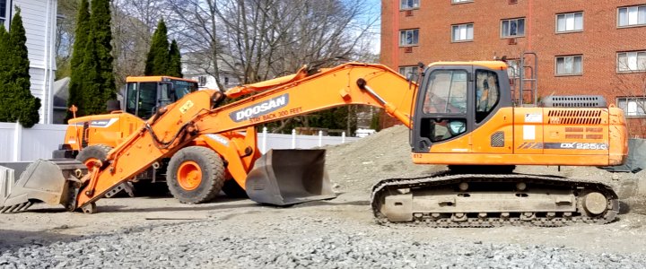 Doosan DX 225LC - Arlington, MA