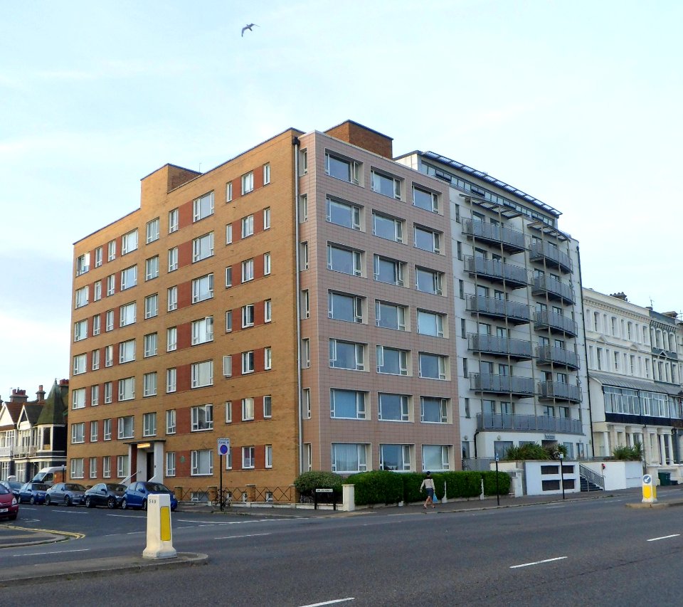 Dorset Court and Horizon, Kingsway, Hove (August 2013)