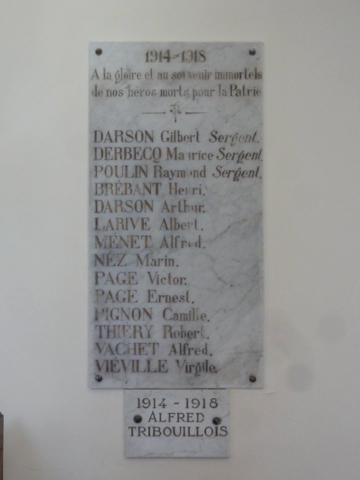 Dorengt (Aisne) Église, plaque mon.aux morts 01