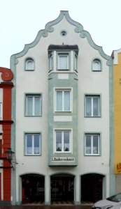 Dorfen, Unterer Marktplatz 36, 1