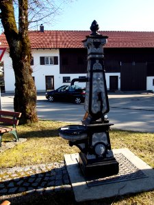 Dorfbrunnen Pflugdorf (05)