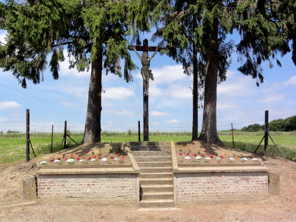 Dorengt (Aisne) croix de chemin
