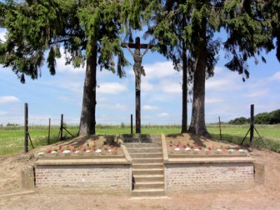 Dorengt (Aisne) croix de chemin