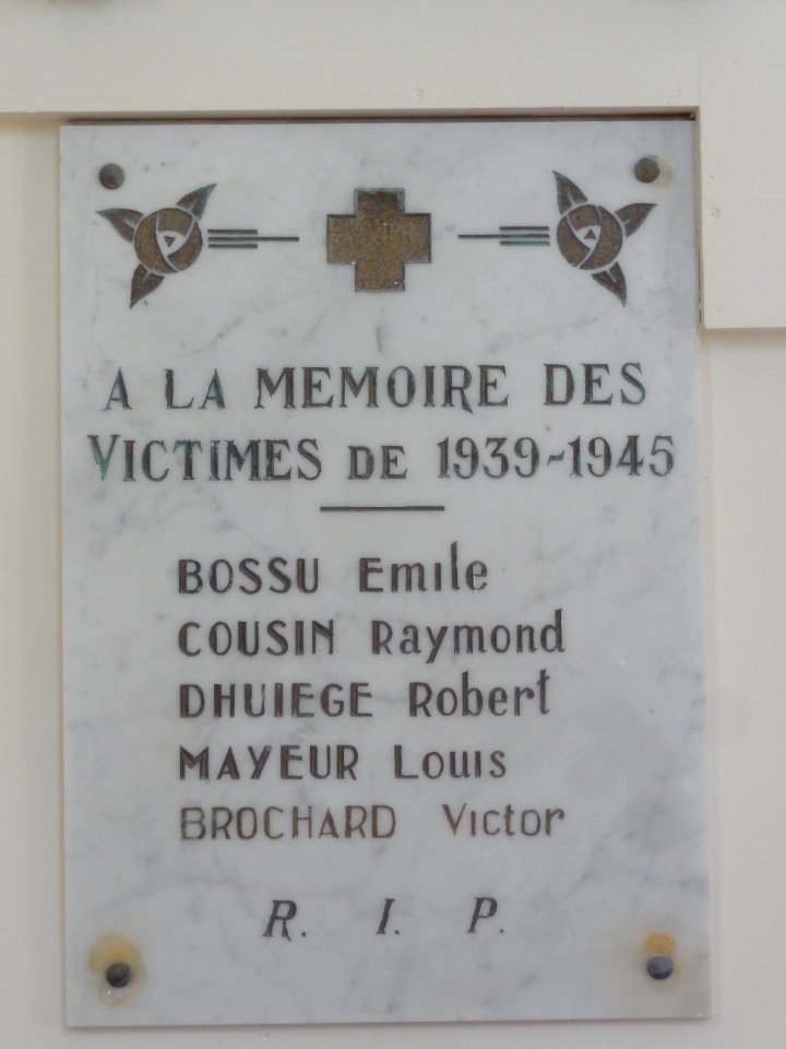 Dorengt (Aisne) Église, plaque mon.aux morts 02