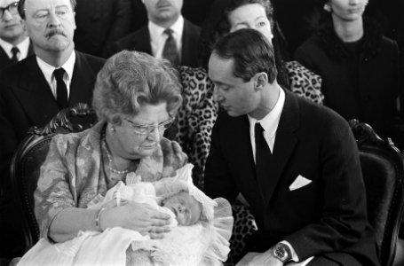 Doop van prins Carlos Xavier Bernardo , zoon van prinses Irene , op Kasteel Lign, Bestanddeelnr 923-2416