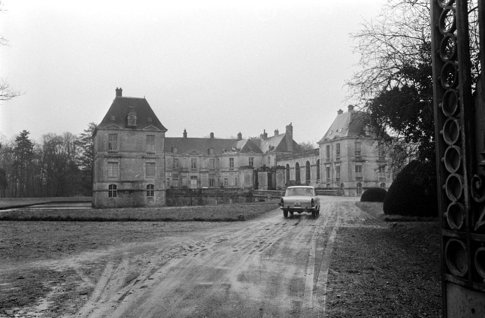 Doop van prins Carlos Xavier Bernardo , zoon van prinses Irene , op Kasteel Lign, Bestanddeelnr 923-2460