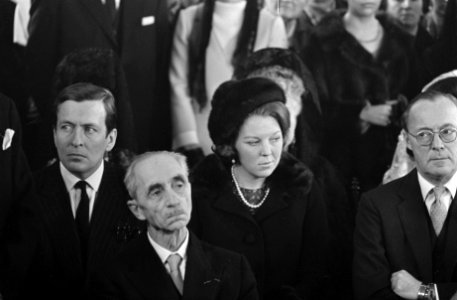 Doop van prins Carlos Xavier Bernardo , zoon van prinses Irene , op Kasteel Lign, Bestanddeelnr 923-2427