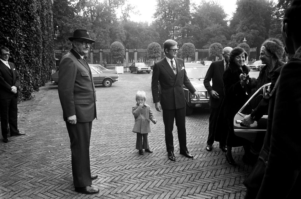 Doop Prins Floris Frederik Martijn in kapel Paleis Het Loo aankomst, Bestanddeelnr 928-2066