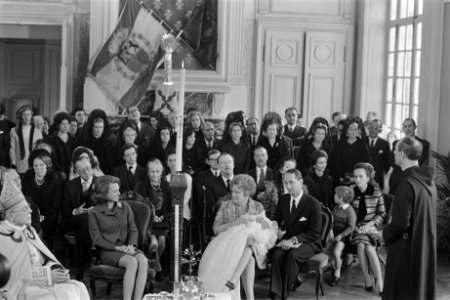 Doop van prins Carlos Xavier Bernardo , zoon van prinses Irene , op Kasteel Lign, Bestanddeelnr 923-2437