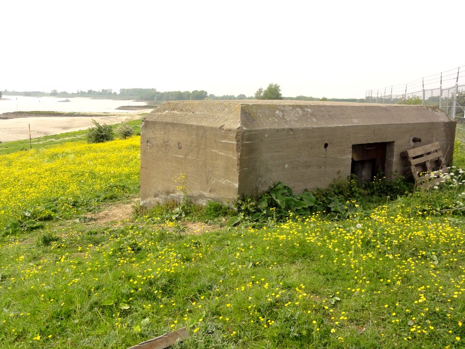 Doornenburg Rijksmonoment 8943 Fort Pannerden bunker 2