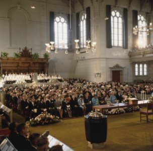 Doop van Prins Maurits in de Grote Kerk te Apeldoorn overzicht kerk na doop, Bestanddeelnr 254-8162