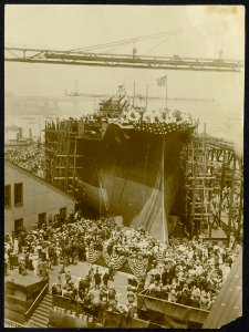 Doop tewaterlating van een nieuw Amerikaans schip, Bestanddeelnr 158-0880