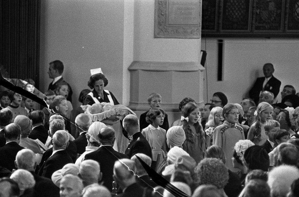 Doop Willem Alexander in Sint Jacobskerk te Den Haag Dominee Kater, Bestanddeelnr 920-6669