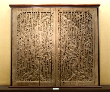 Door carved with dragons, Keo pagoda, Thai Binh province, 17th century AD, wood - Vietnam National Museum of Fine Arts - Hanoi, Vietnam - DSC05045