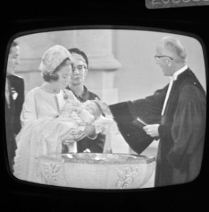 Doop Willem Alexander van TV af, Bestanddeelnr 920-6688