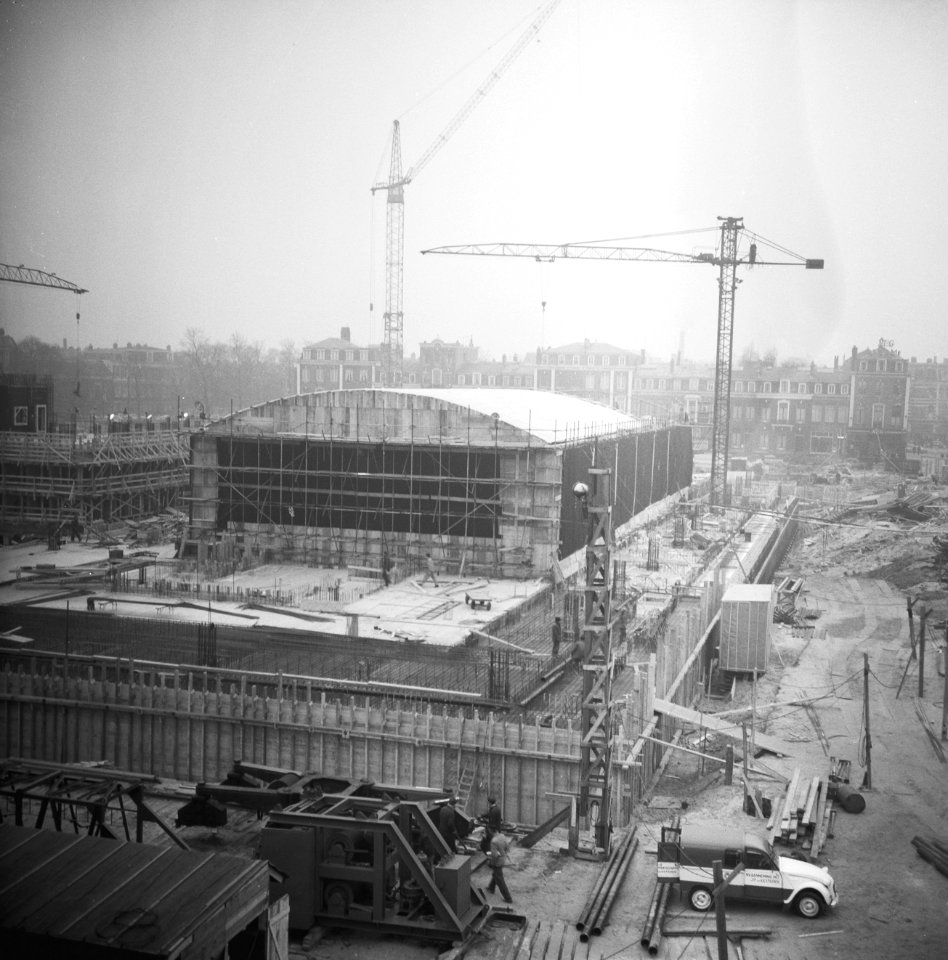 Doorwerken bij vorst bij de bouw van de Nederlandse Bank aan Frederiksplein, Bestanddeelnr 915-8369